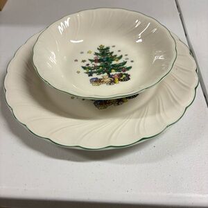 NIKKO Happy Holidays Christmas Tree Dinnerware Set